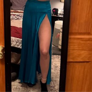 Elegant Teal Maxi Skirt with Side Slit